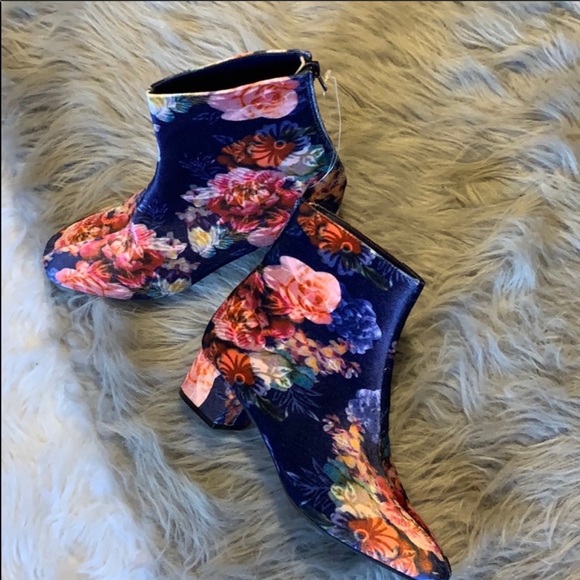 Betsey Johnson Shoes - Betsey Johnson booties